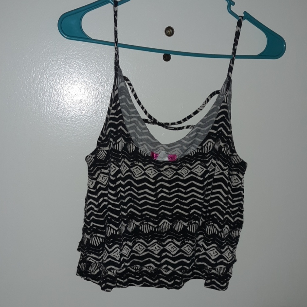 🖤Tribal crop top